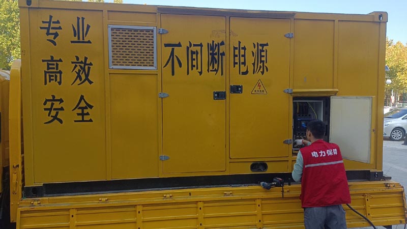 蓬安柴油发电机组和UPS电源配合使用时，如何避免切换过程中的电力中断？
